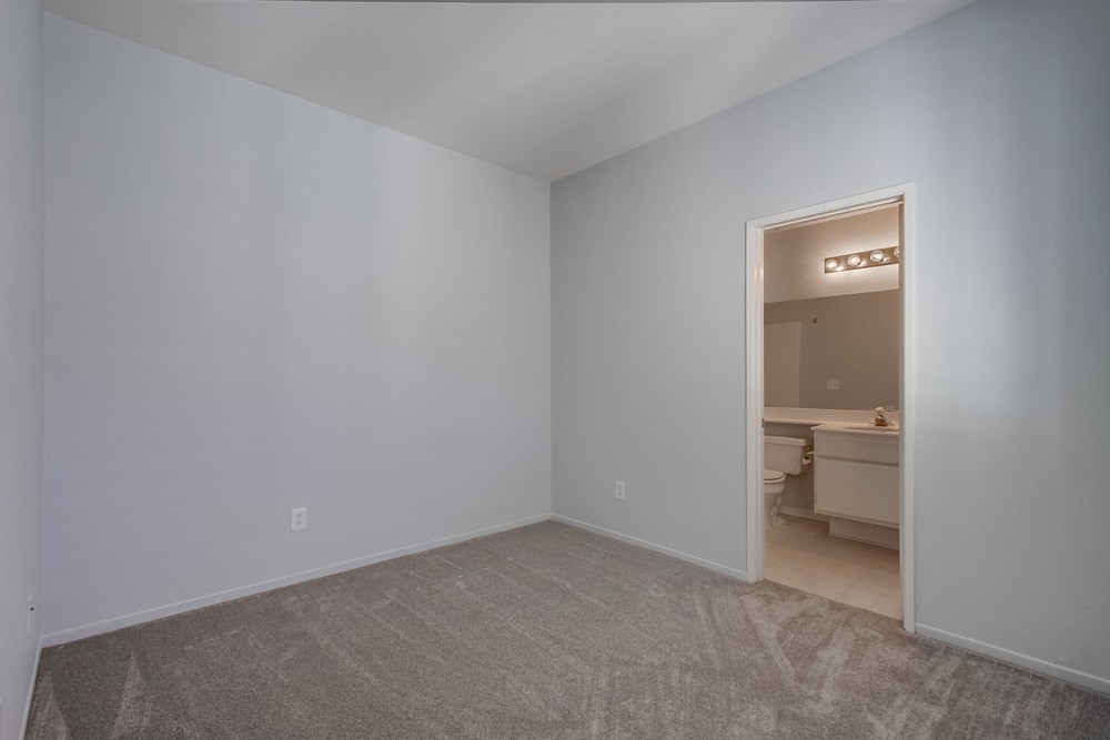 Virtual tour photo 36 of 52 for 10944 Ivy Hill Dr UNIT 4
