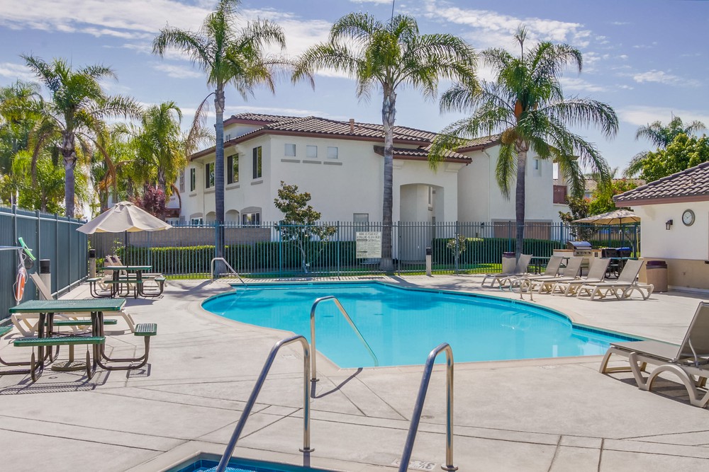 Virtual tour photo 48 of 52 for 10944 Ivy Hill Dr UNIT 4