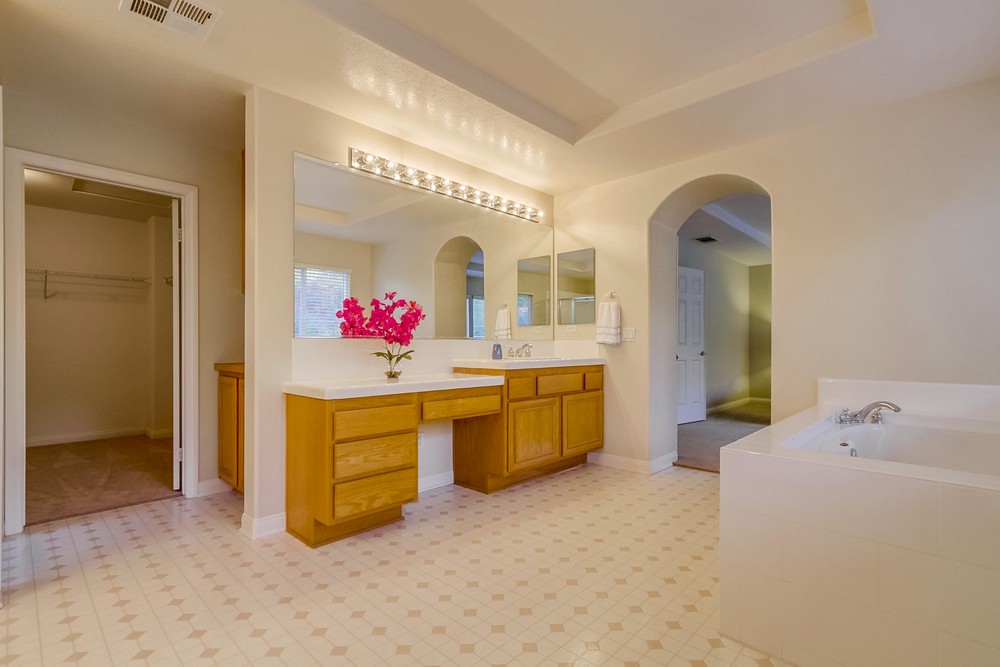 Virtual tour photo 37 of 69 for 10945 Corte Mejillones