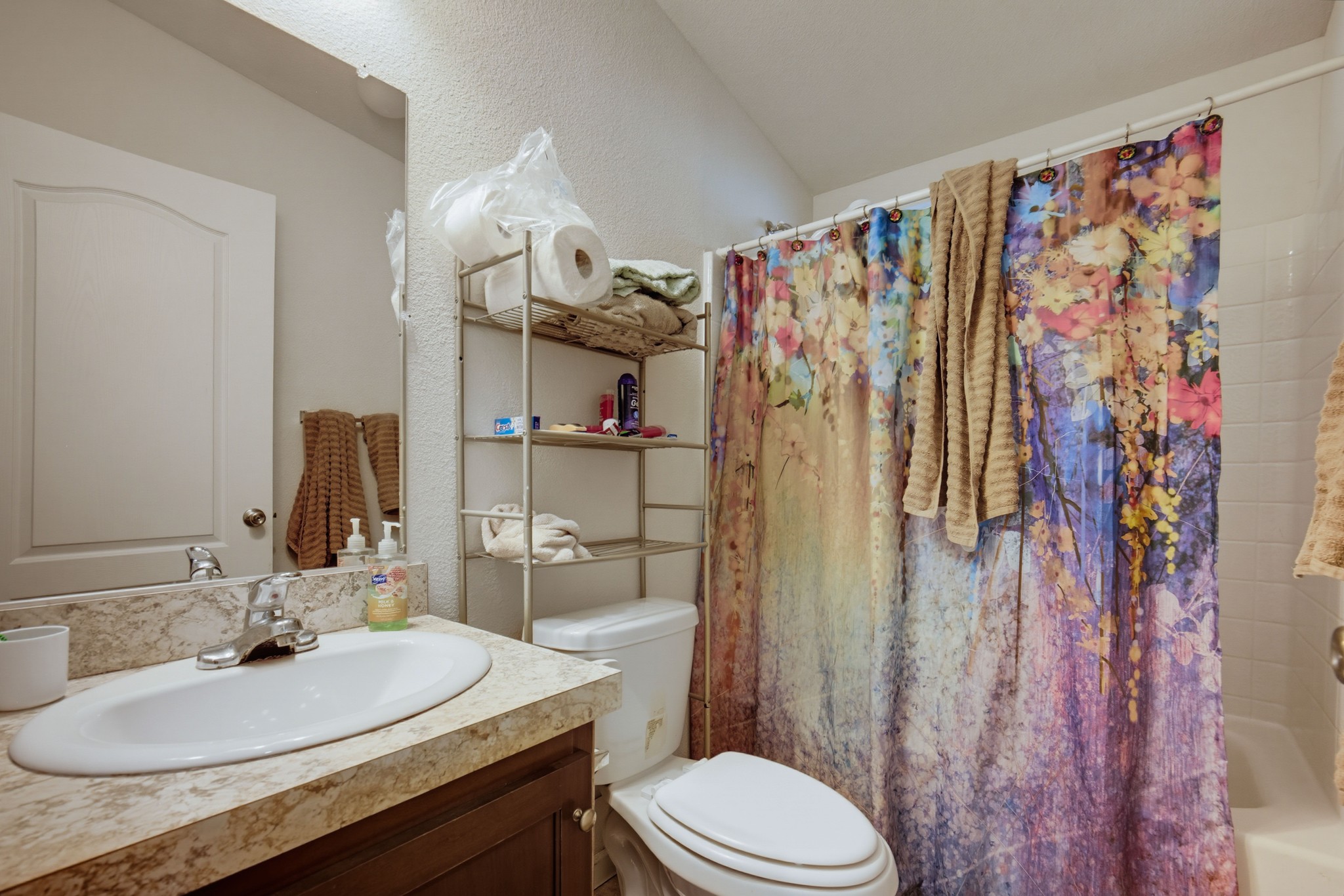 Virtual tour photo 18 of 59 for 1097 N State St #26