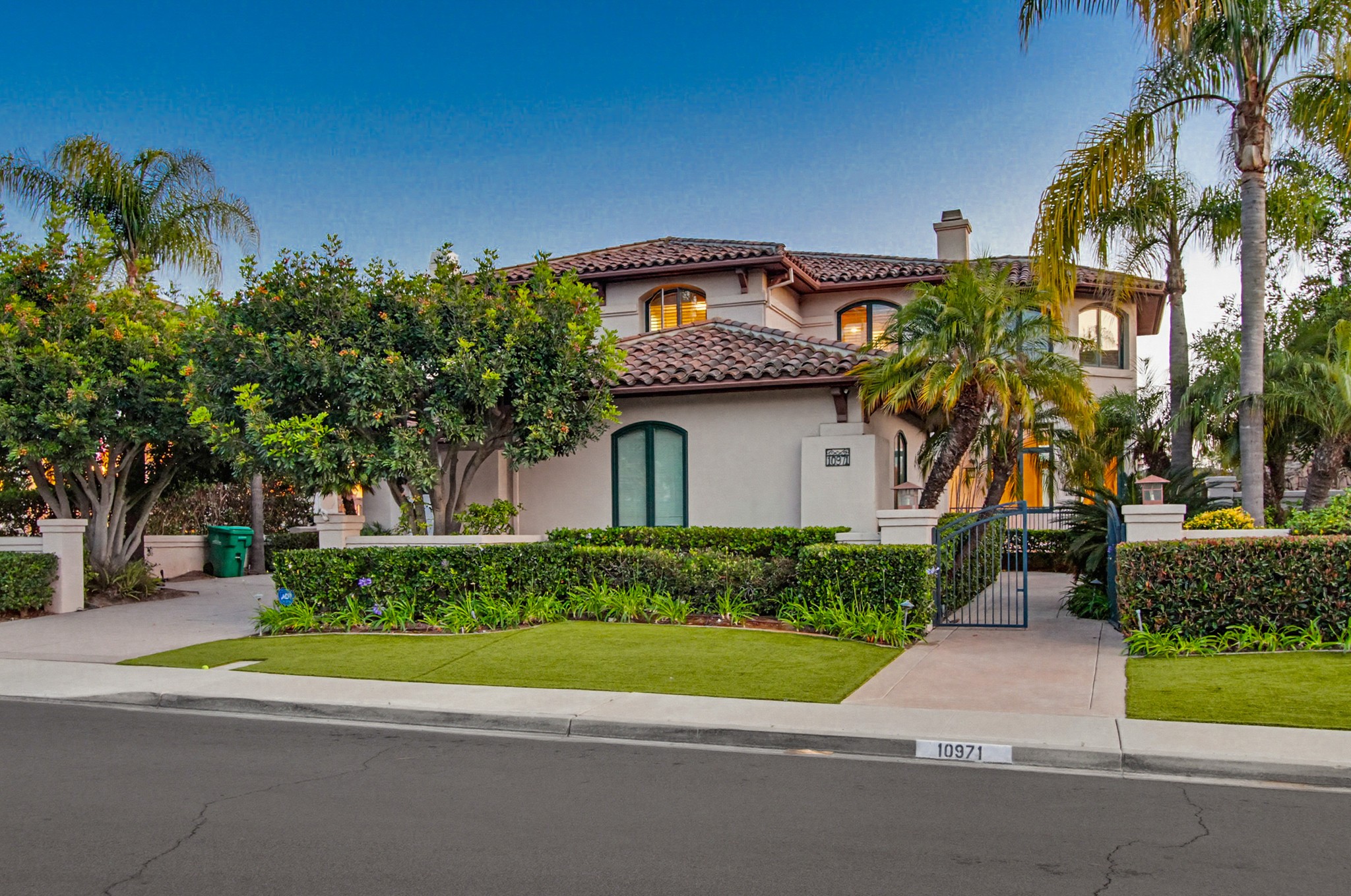 Virtual tour photo 1 of 99 for 10971 Twinleaf Ct