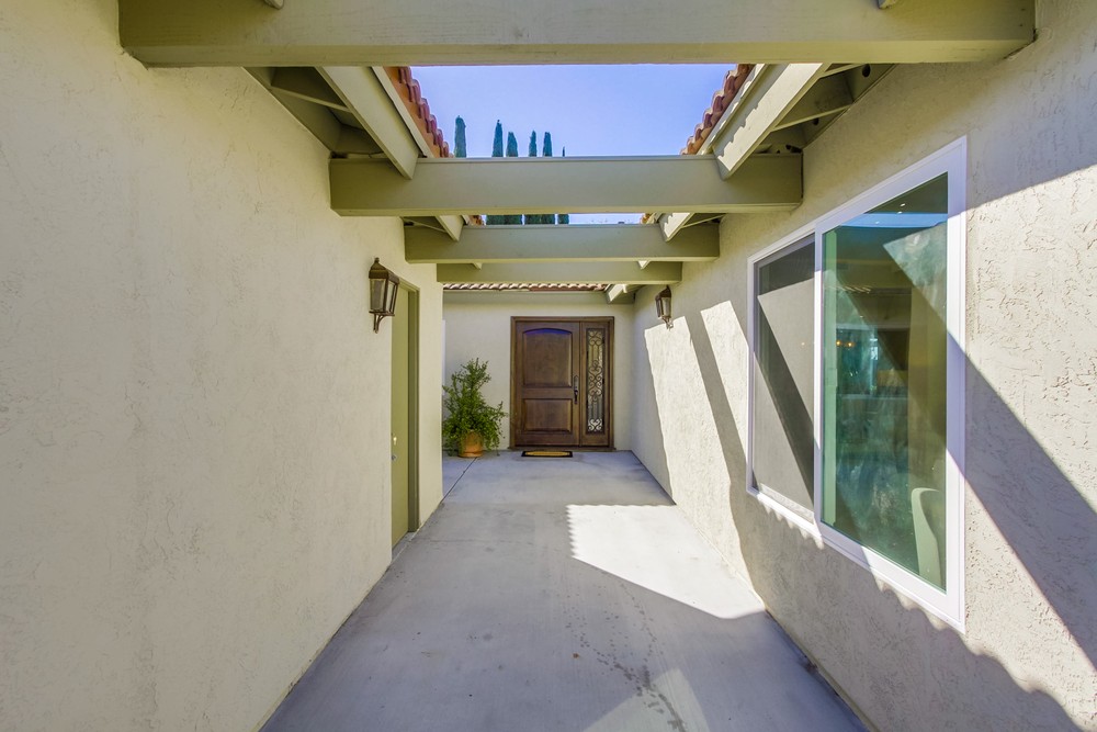 Virtual tour photo 5 of 58 for 10975 De Vida Ct