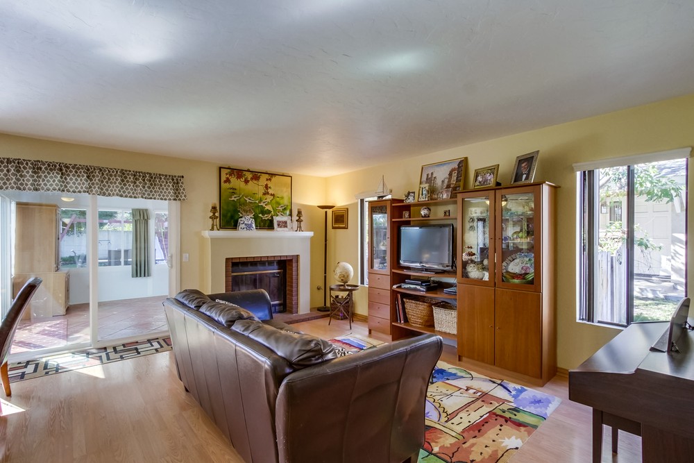 Virtual tour photo 5 of 34 for 10988 Glencreek Cir