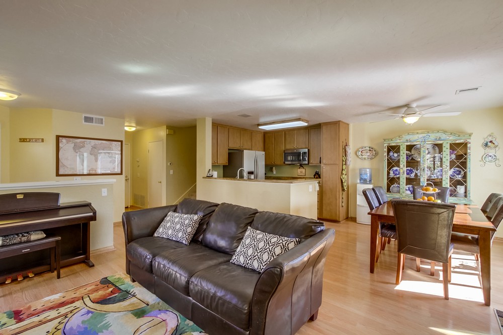 Virtual tour photo 8 of 34 for 10988 Glencreek Cir