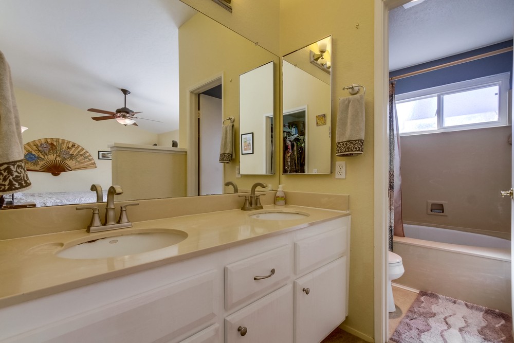 Virtual tour photo 22 of 34 for 10988 Glencreek Cir