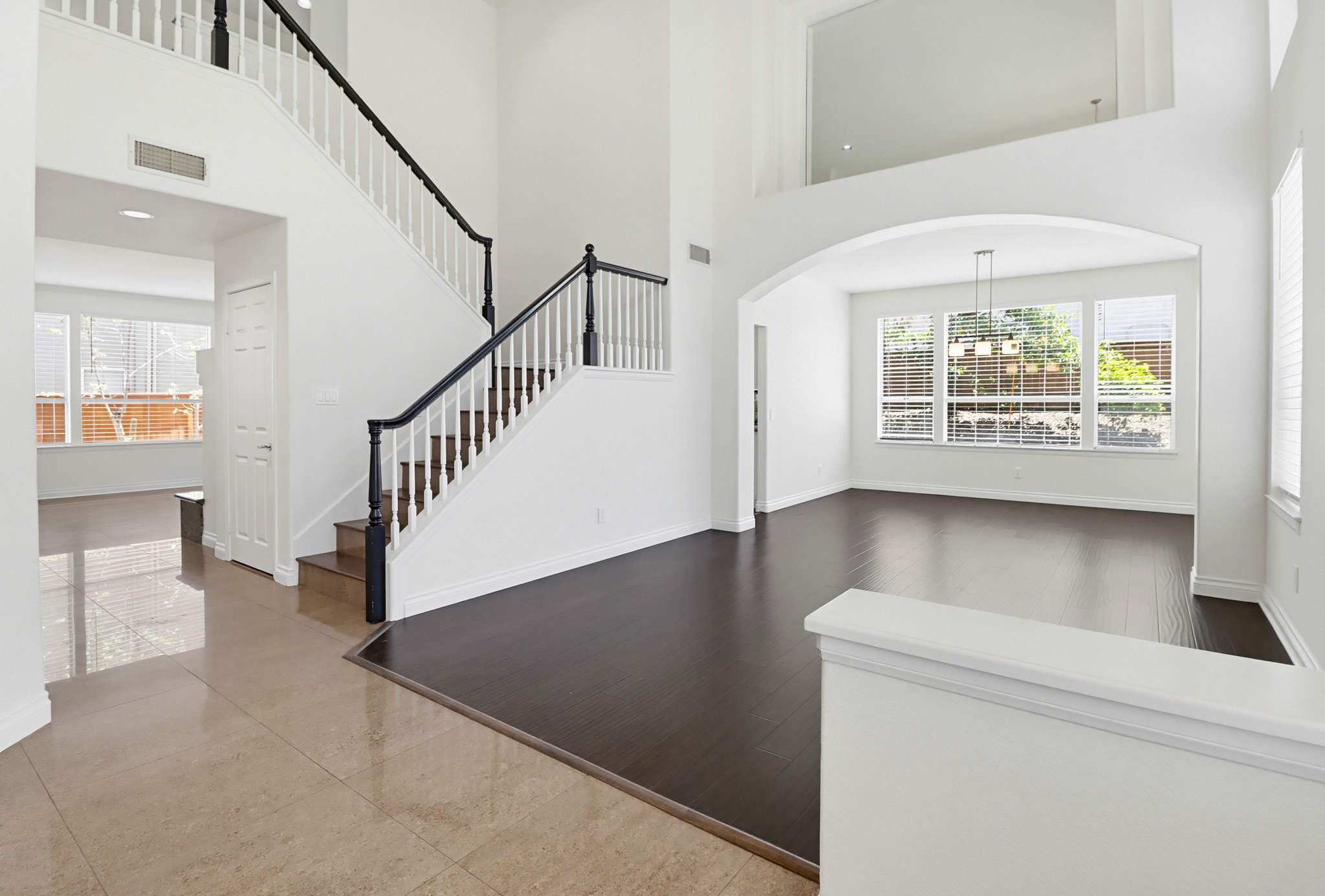 Virtual tour photo 11 of 76 for 1100 Corrales Ln