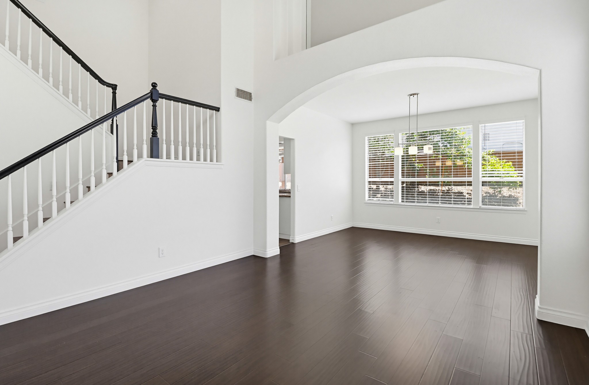 Virtual tour photo 12 of 76 for 1100 Corrales Ln