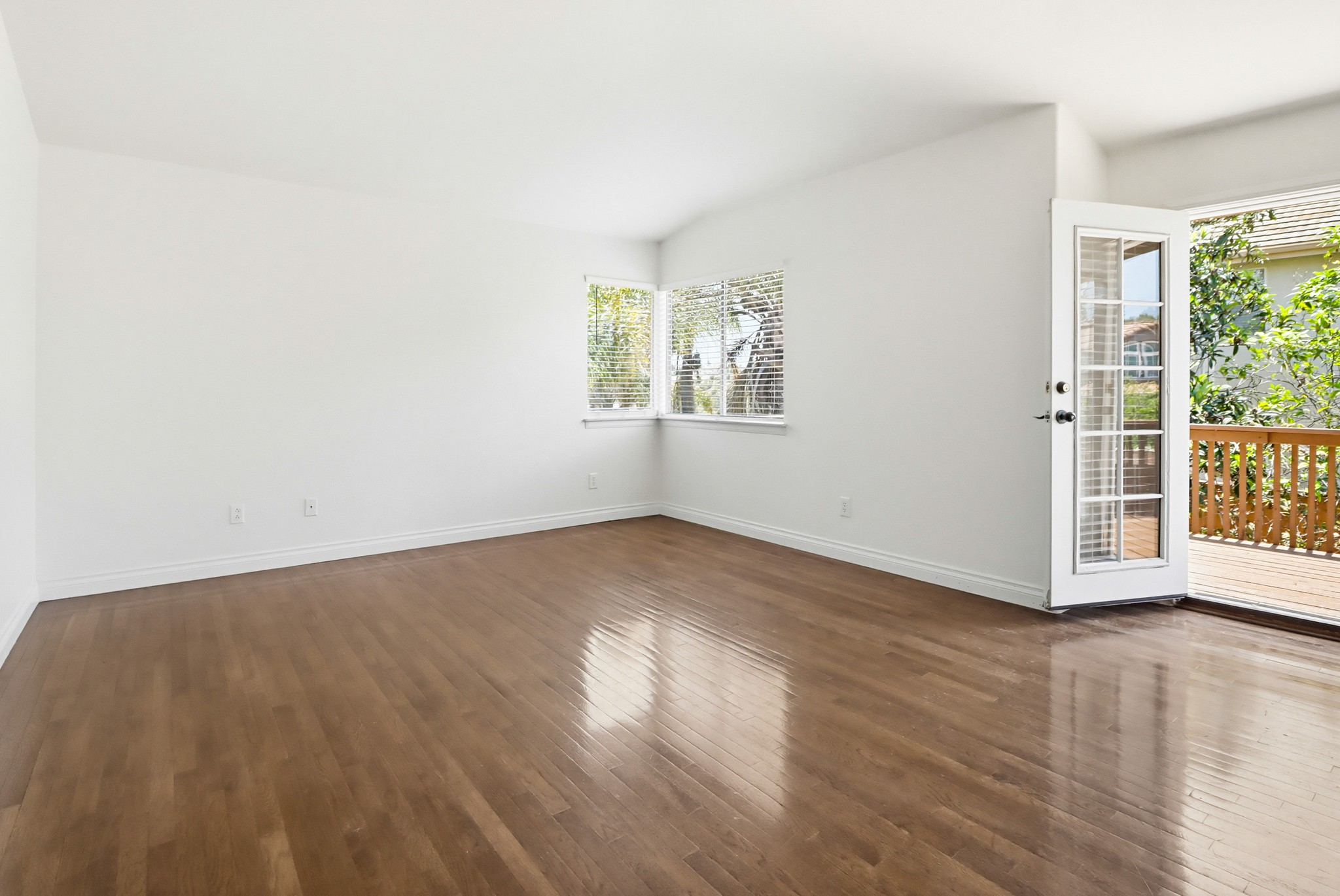 Virtual tour photo 30 of 76 for 1100 Corrales Ln