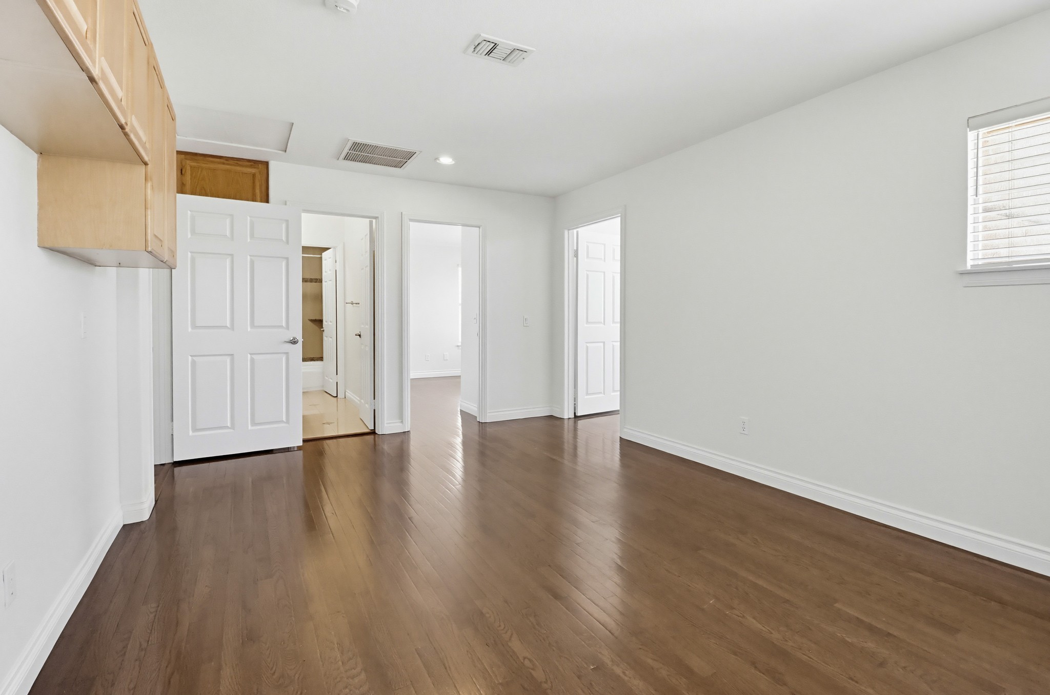 Virtual tour photo 45 of 76 for 1100 Corrales Ln