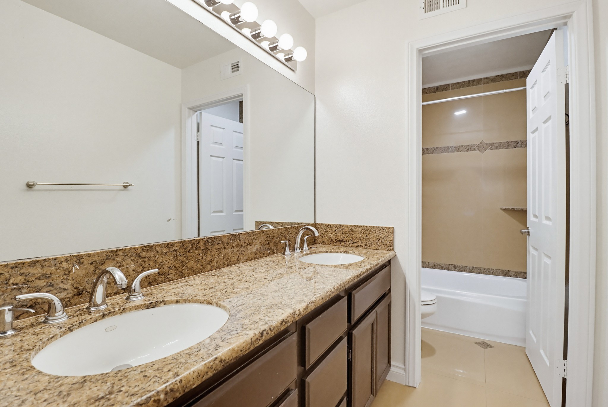 Virtual tour photo 46 of 76 for 1100 Corrales Ln