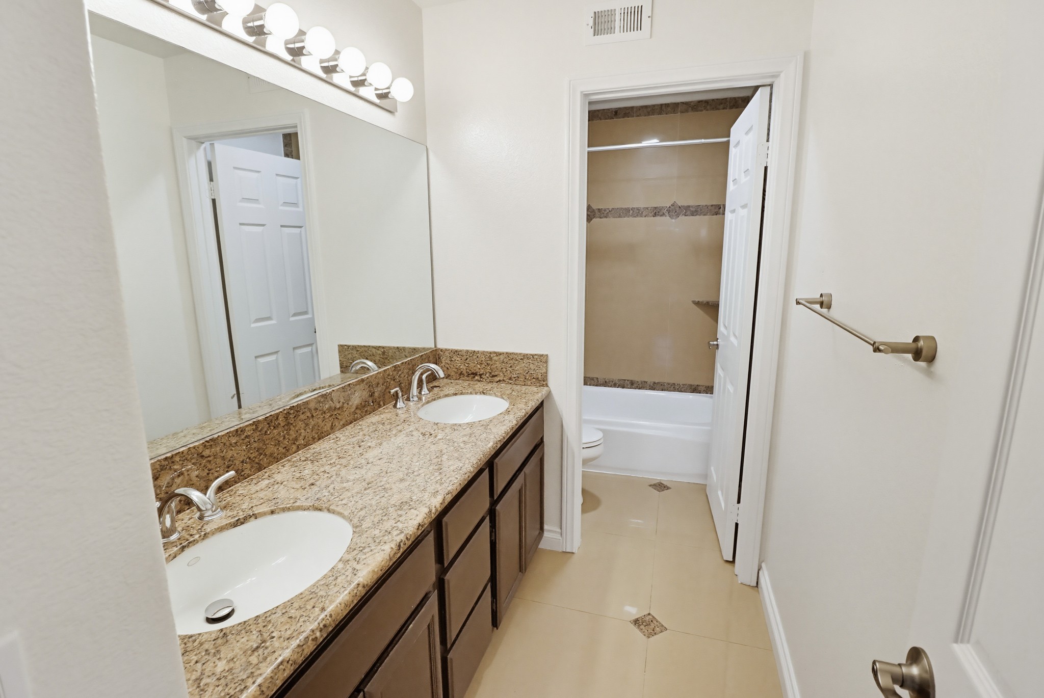 Virtual tour photo 47 of 76 for 1100 Corrales Ln
