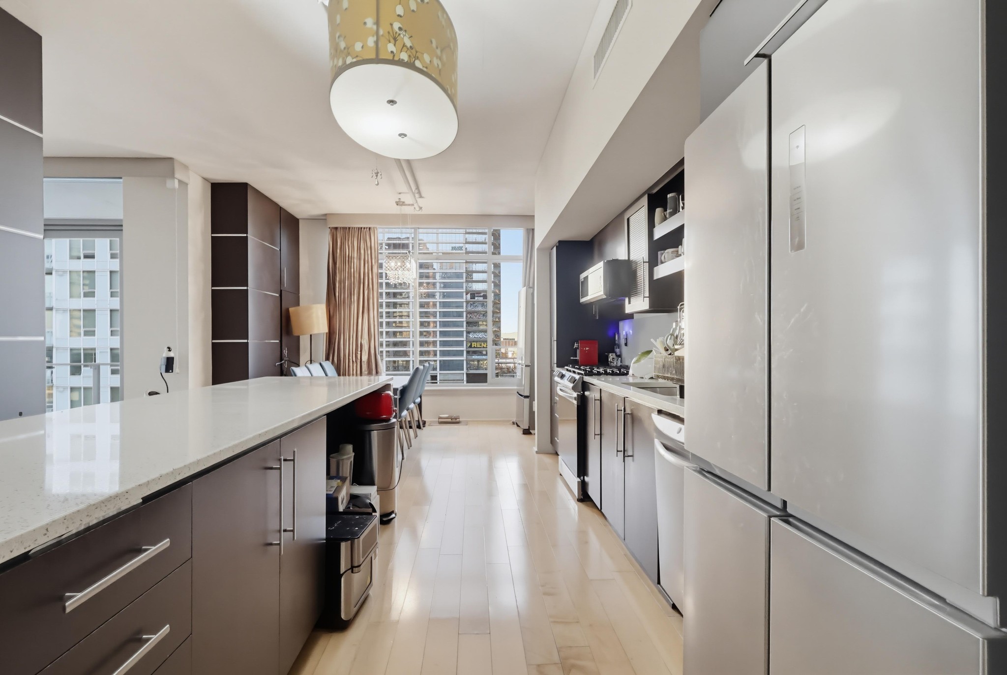 Virtual tour photo 14 of 84 for 1100 S Hope St Apt 1302