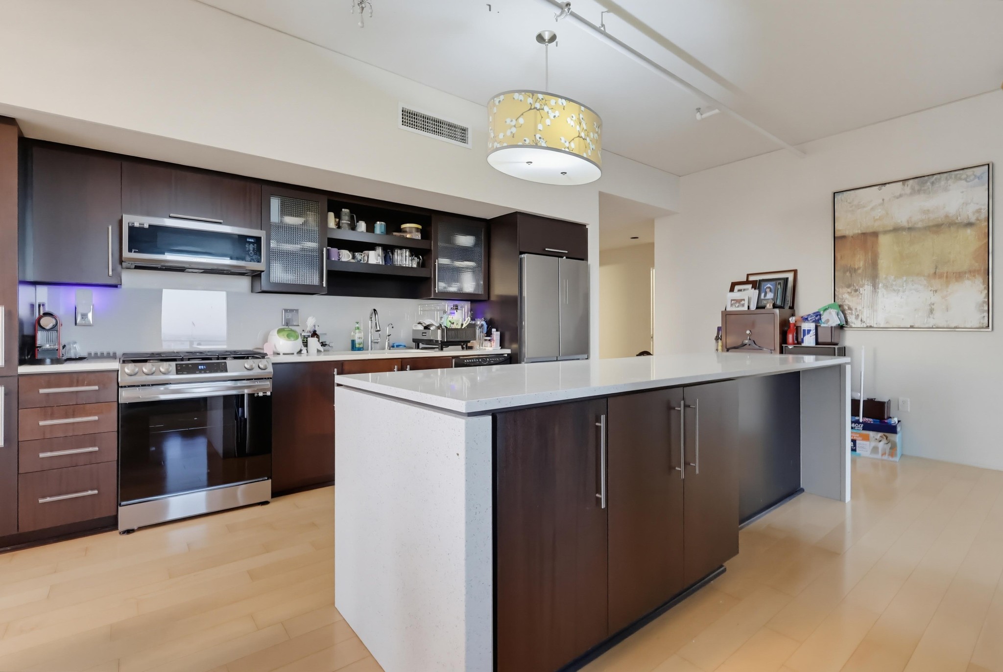 Virtual tour photo 18 of 84 for 1100 S Hope St Apt 1302