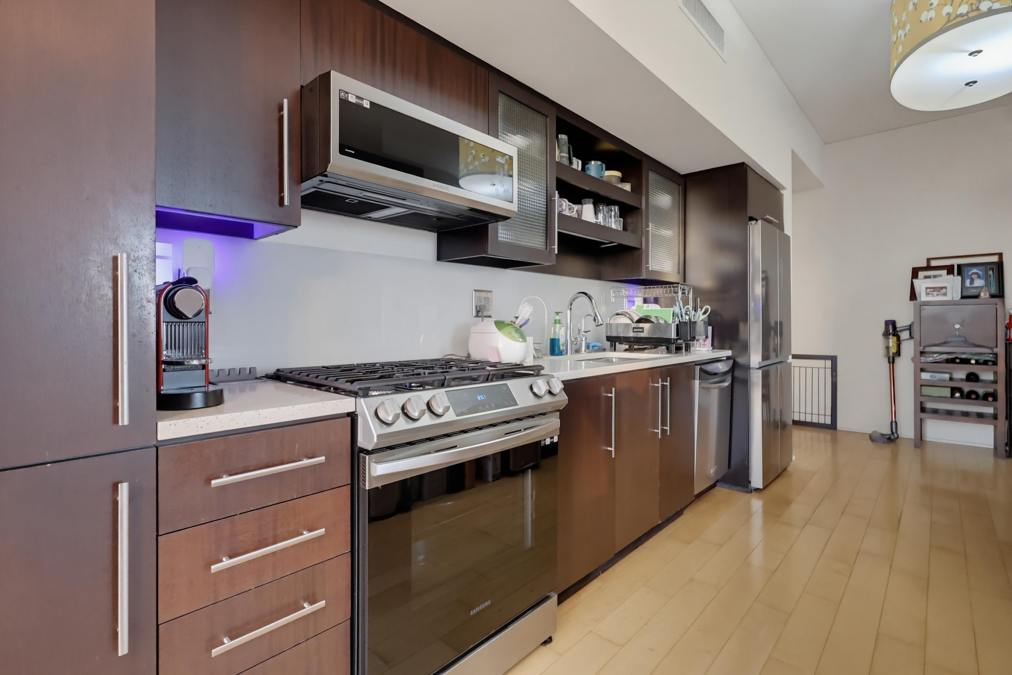 Virtual tour photo 20 of 84 for 1100 S Hope St Apt 1302