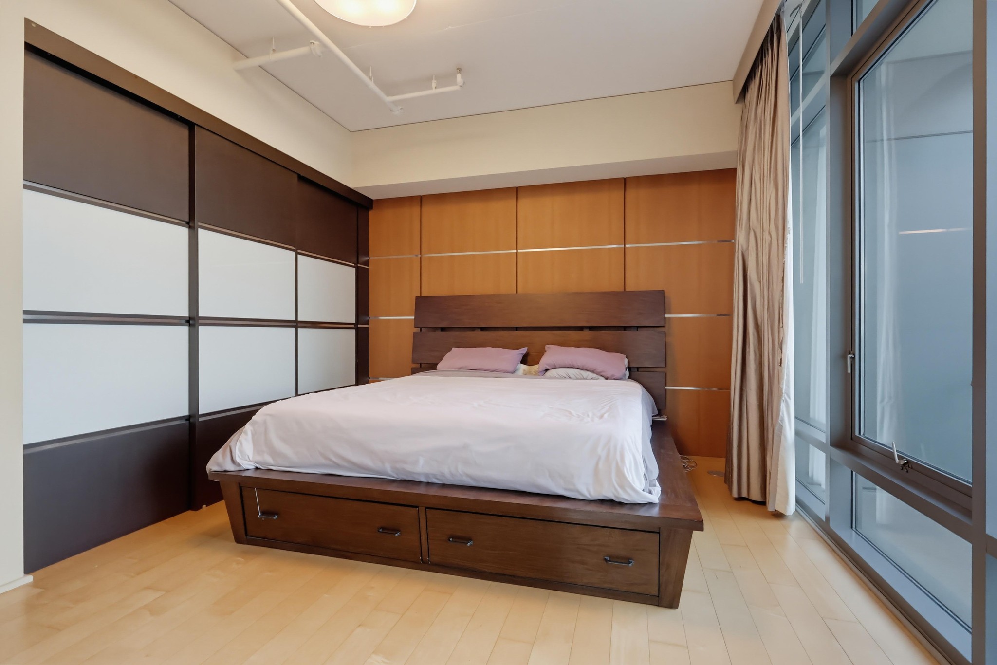 Virtual tour photo 27 of 84 for 1100 S Hope St Apt 1302