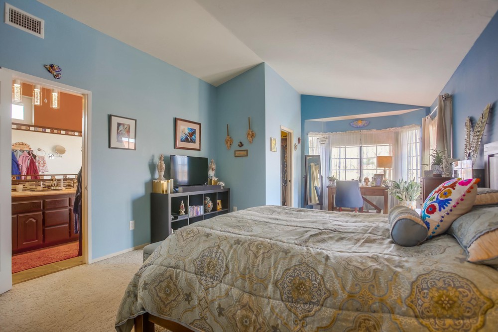 Virtual tour photo 38 of 85 for 11008 Blythe Rd