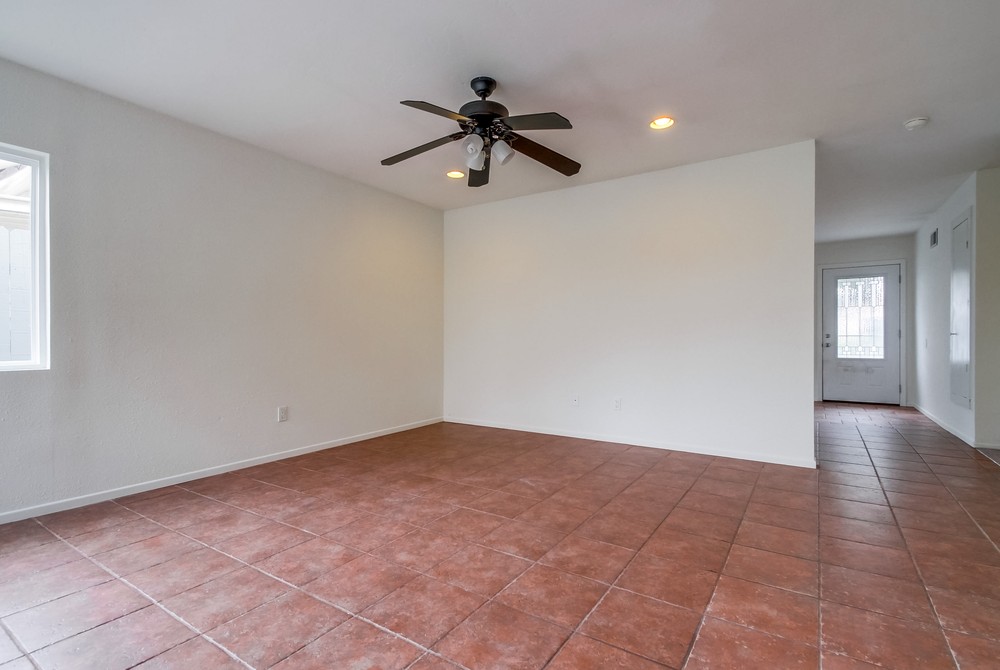 Virtual tour photo 9 of 35 for 11010 Westonhill Dr