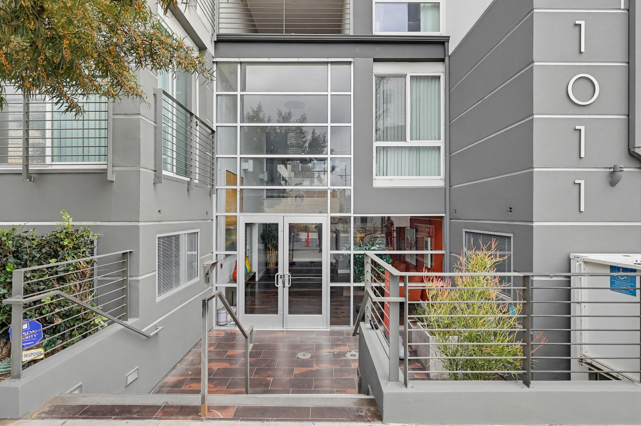 Virtual tour photo 3 of 161 for 11011 Huston St