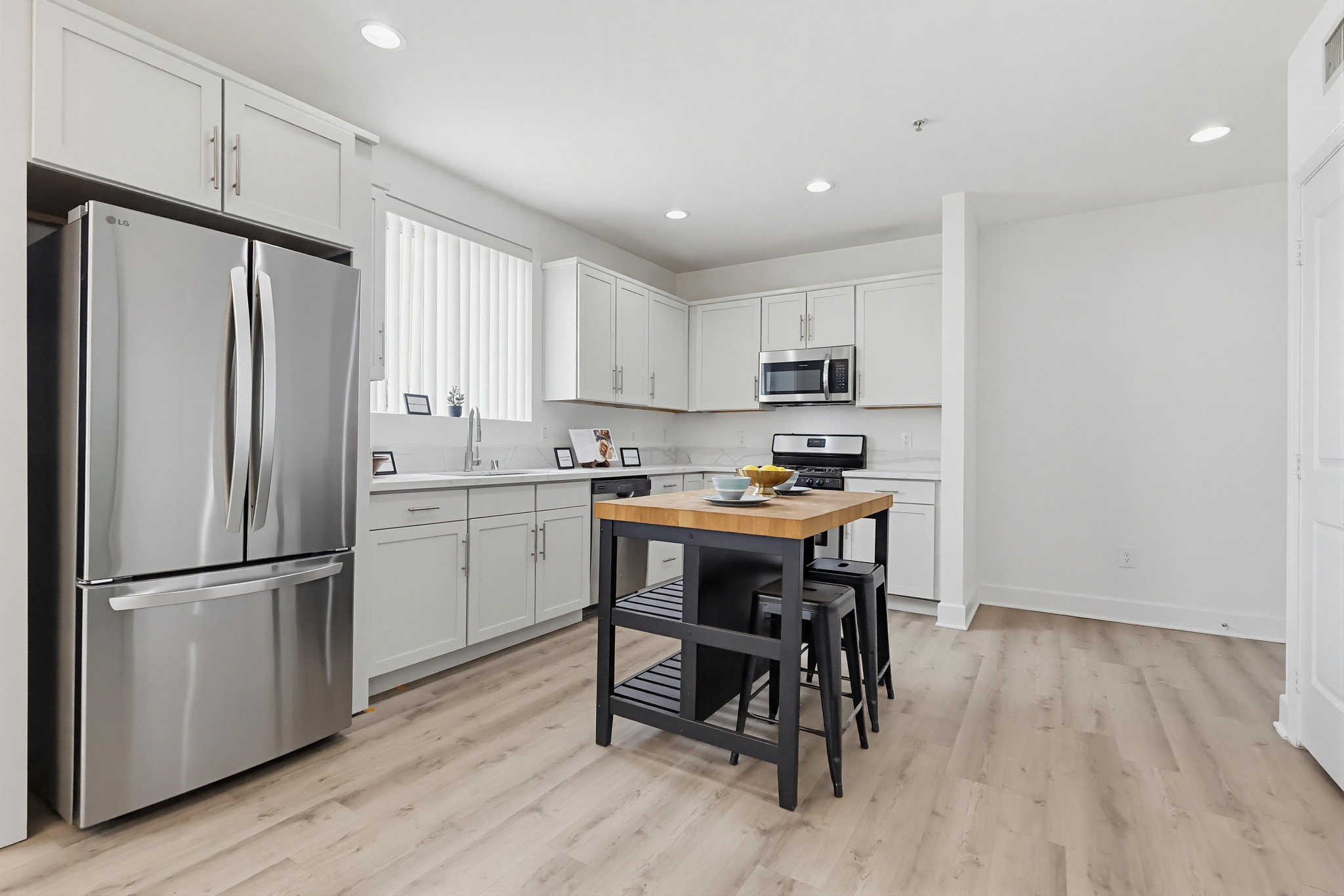 Virtual tour photo 12 of 161 for 11011 Huston St