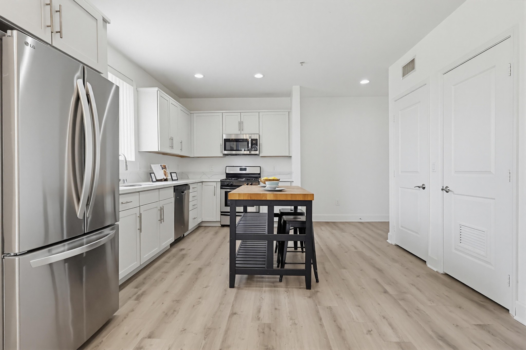 Virtual tour photo 13 of 161 for 11011 Huston St
