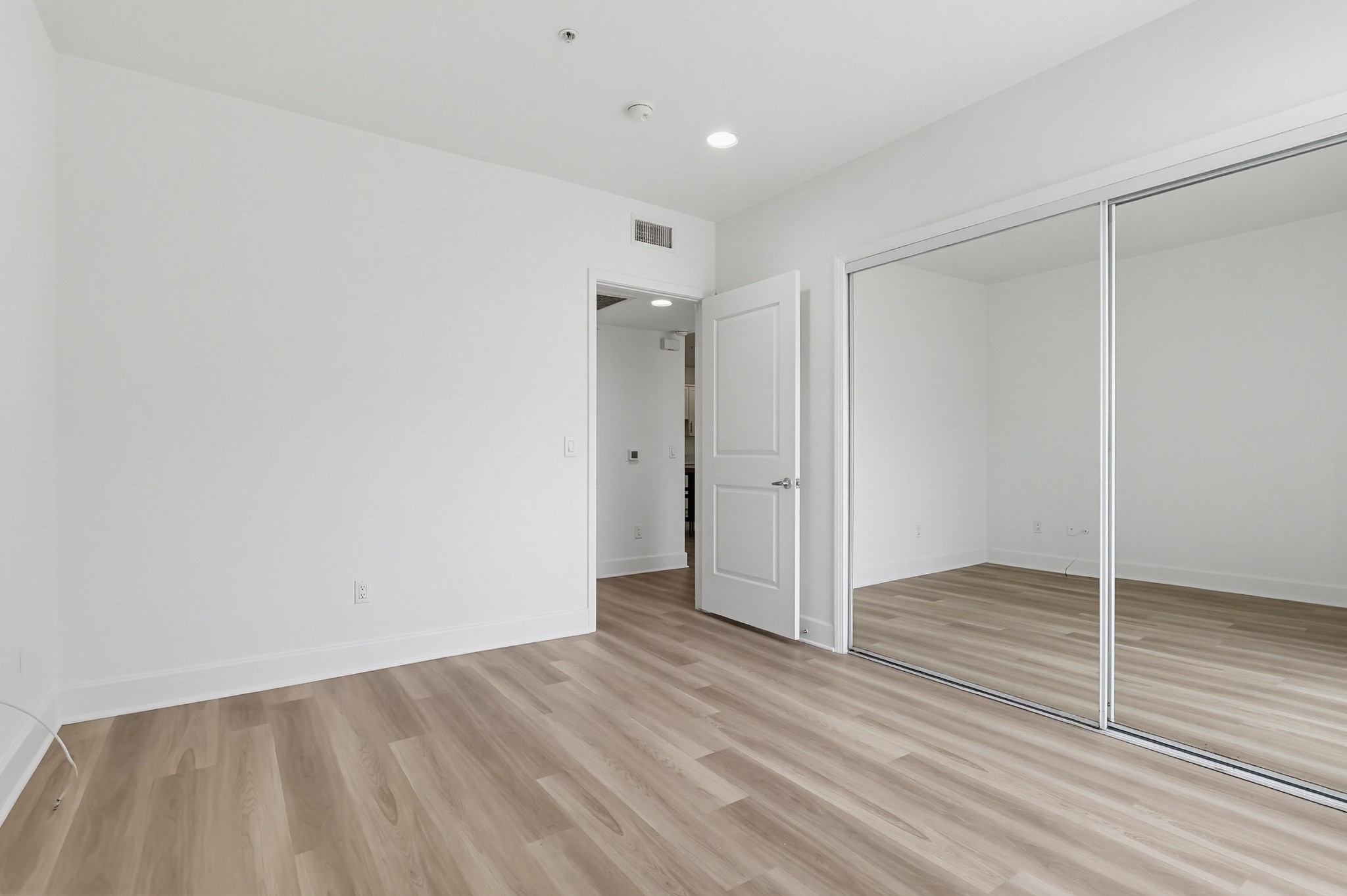 Virtual tour photo 82 of 161 for 11011 Huston St