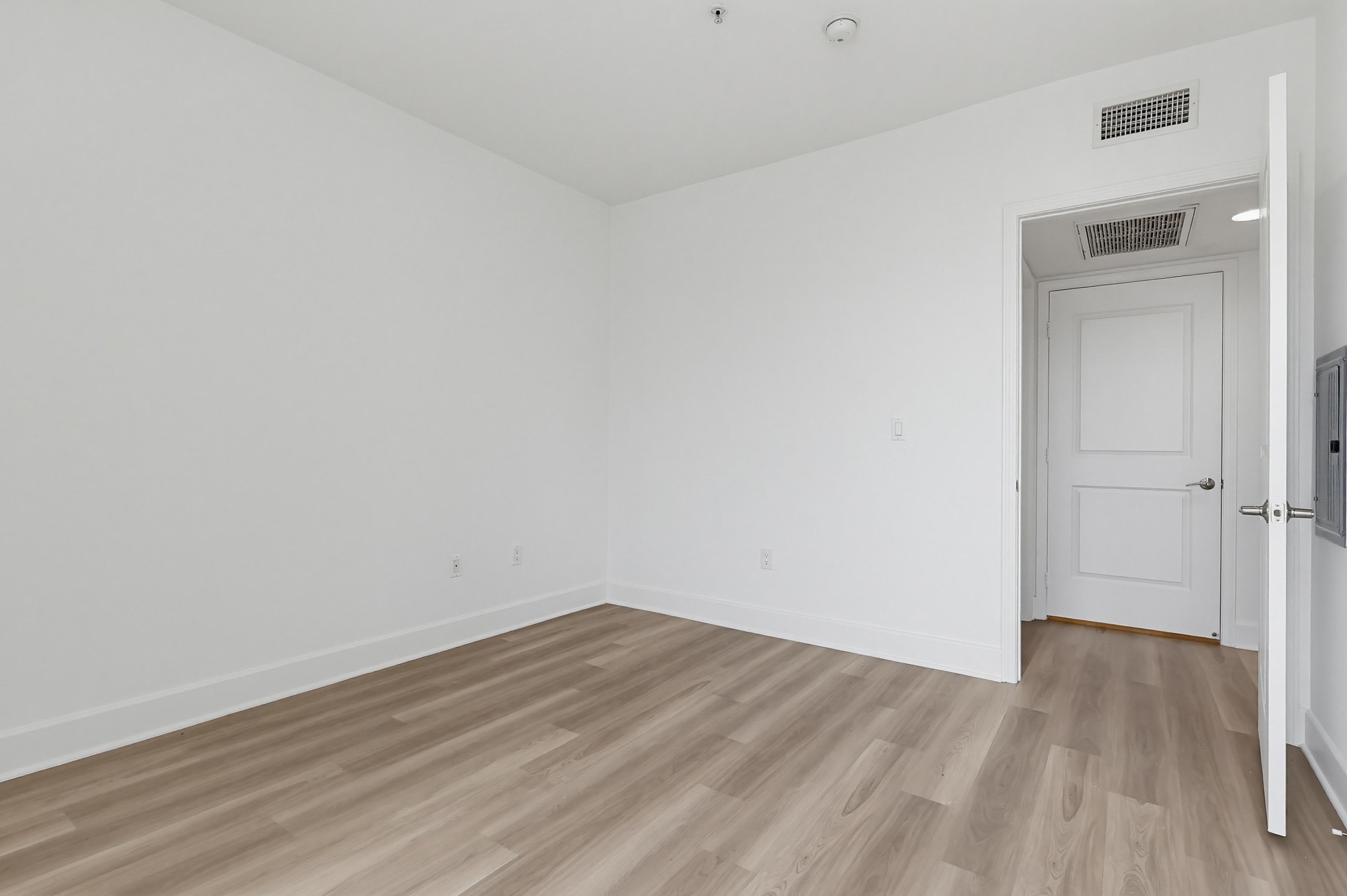 Virtual tour photo 121 of 161 for 11011 Huston St