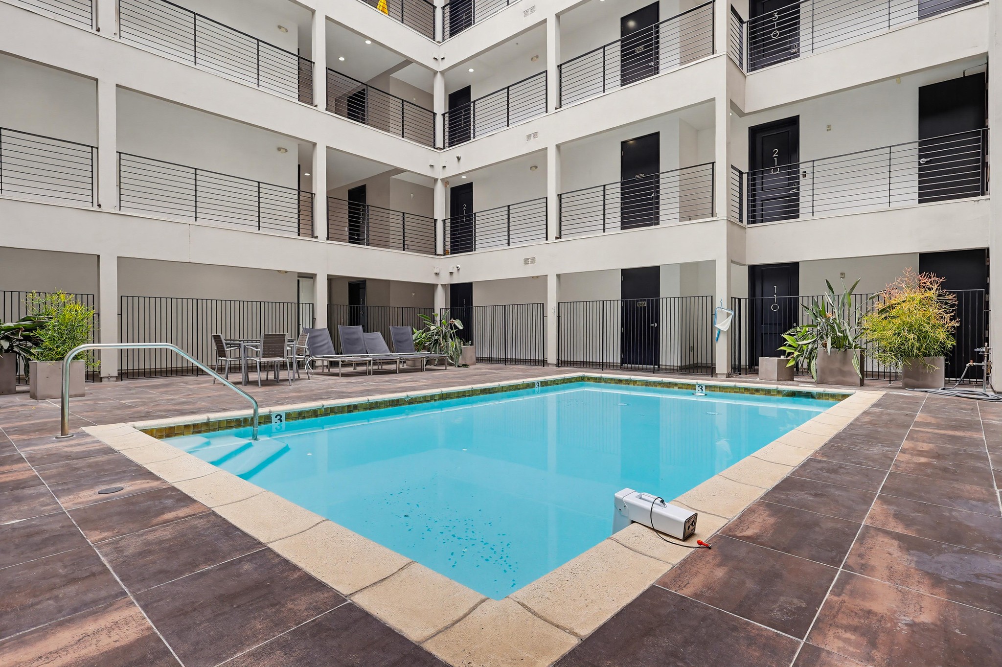 Virtual tour photo 148 of 161 for 11011 Huston St