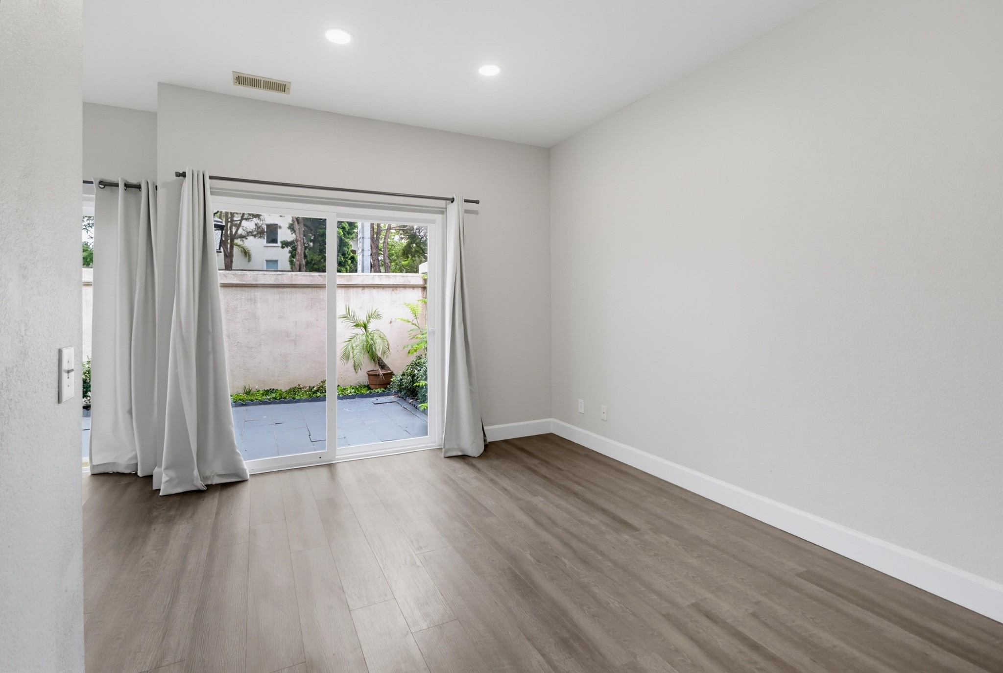 Virtual tour photo 18 of 52 for 1103 Pacific Grove Loop