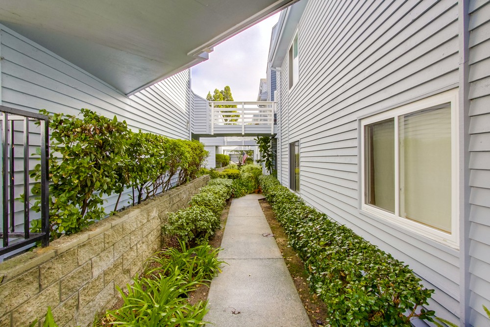 Virtual tour photo 3 of 60 for 11031 Caminito Vista Pacifica