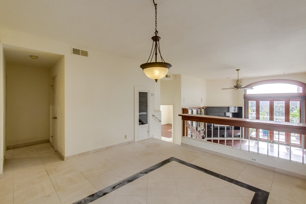 Virtual tour photo 10 of 60 for 11031 Caminito Vista Pacifica