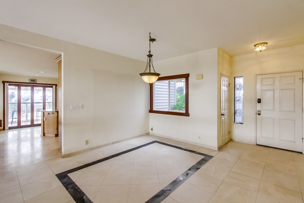 Virtual tour photo 12 of 60 for 11031 Caminito Vista Pacifica