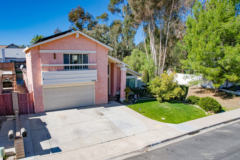 Virtual tour photo 1 of 35 for 11044 Blythe Rd