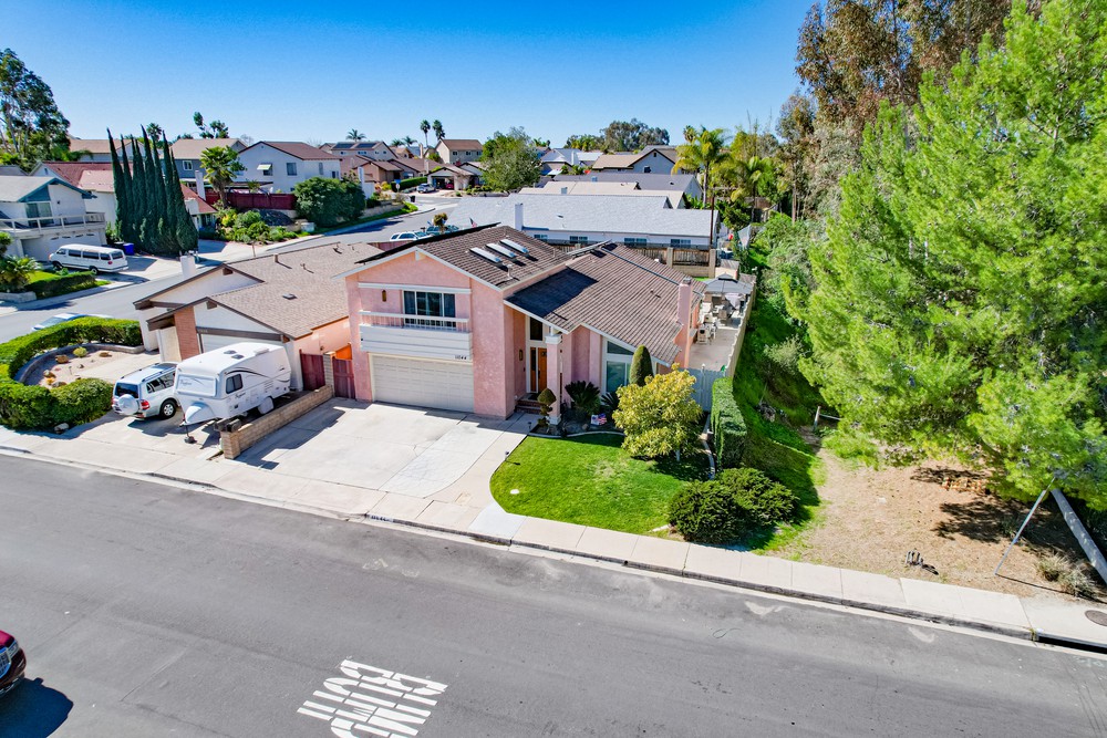 Virtual tour photo 5 of 35 for 11044 Blythe Rd