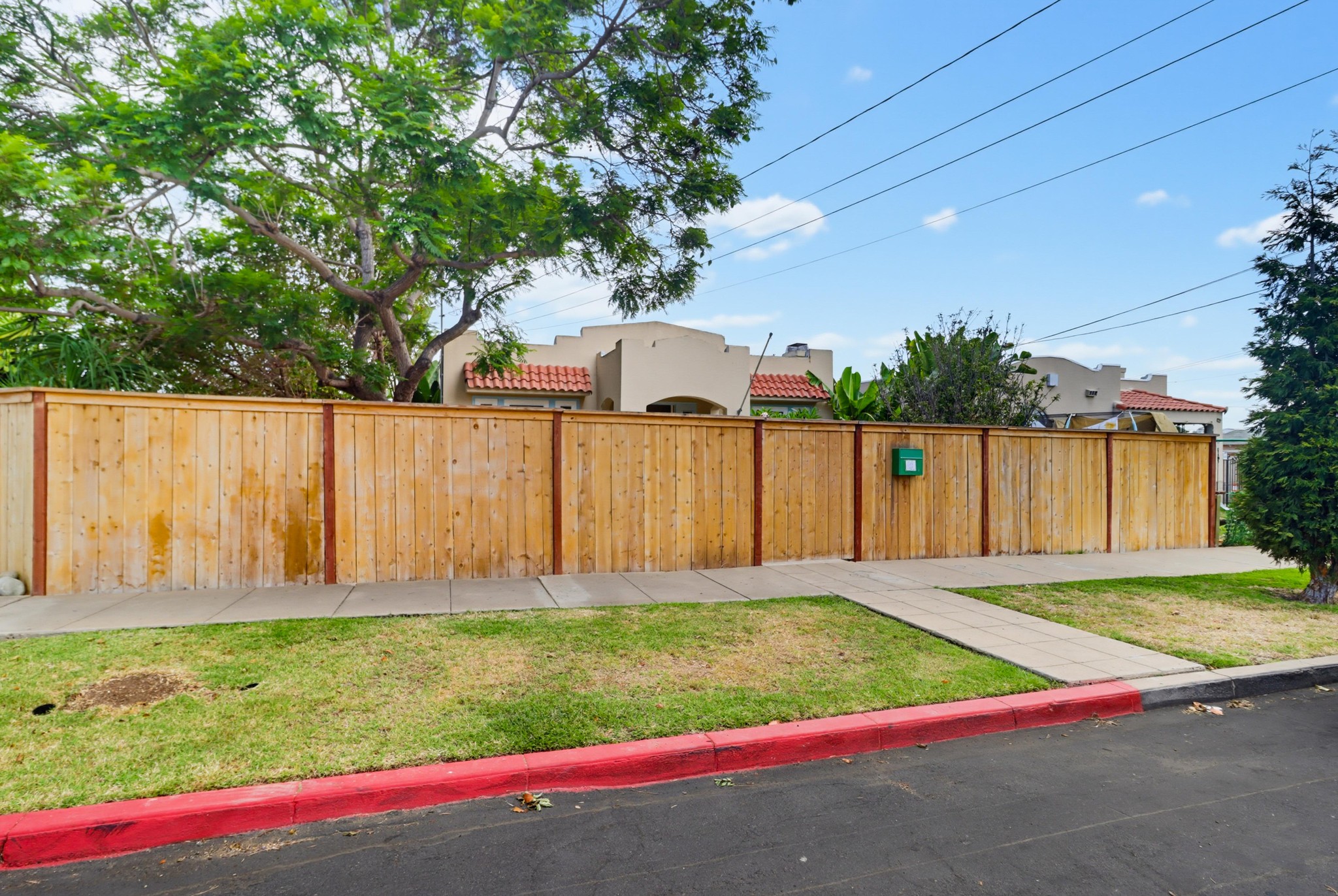 Virtual tour photo 1 of 64 for 1105 E 6th St