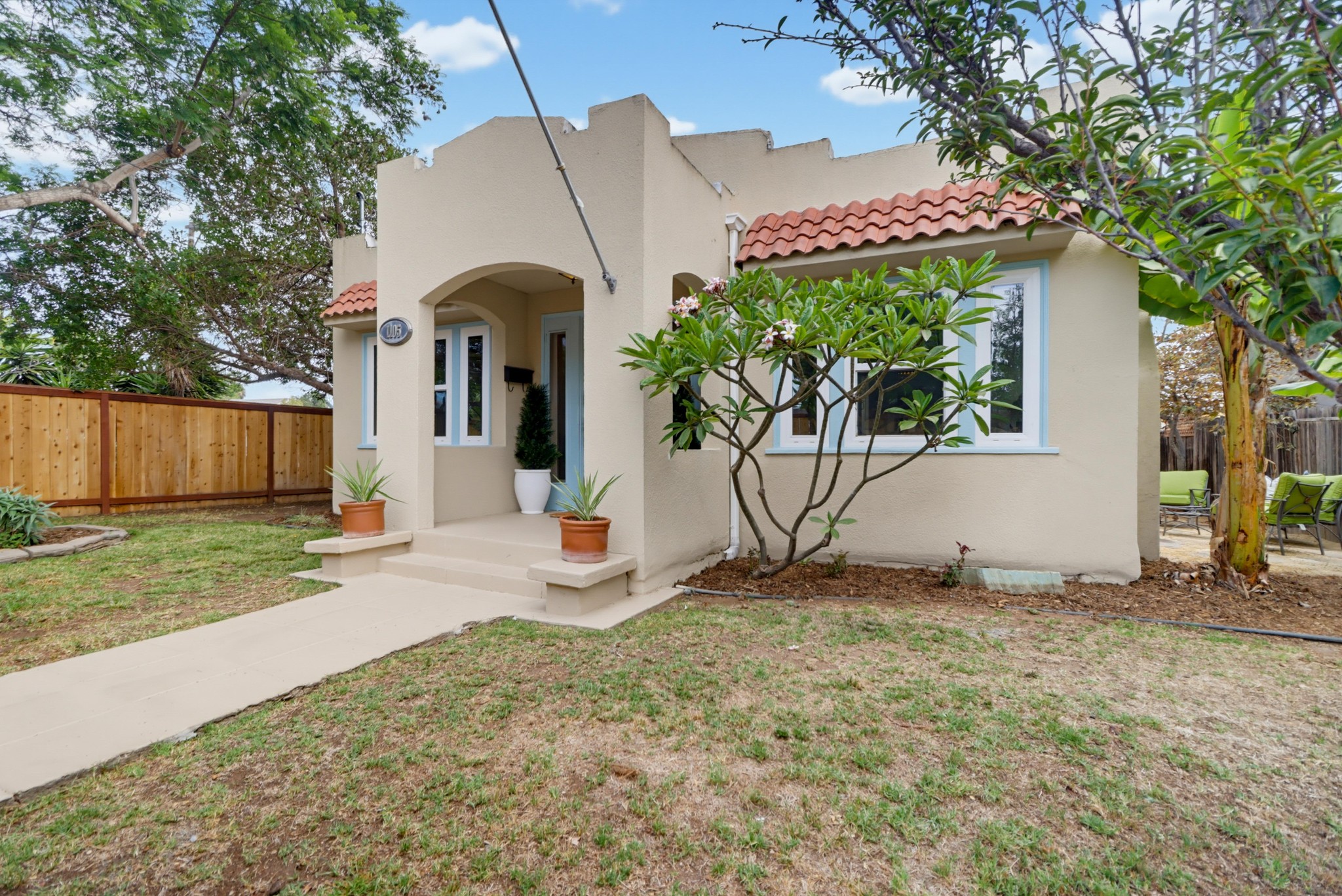 Virtual tour photo 9 of 64 for 1105 E 6th St