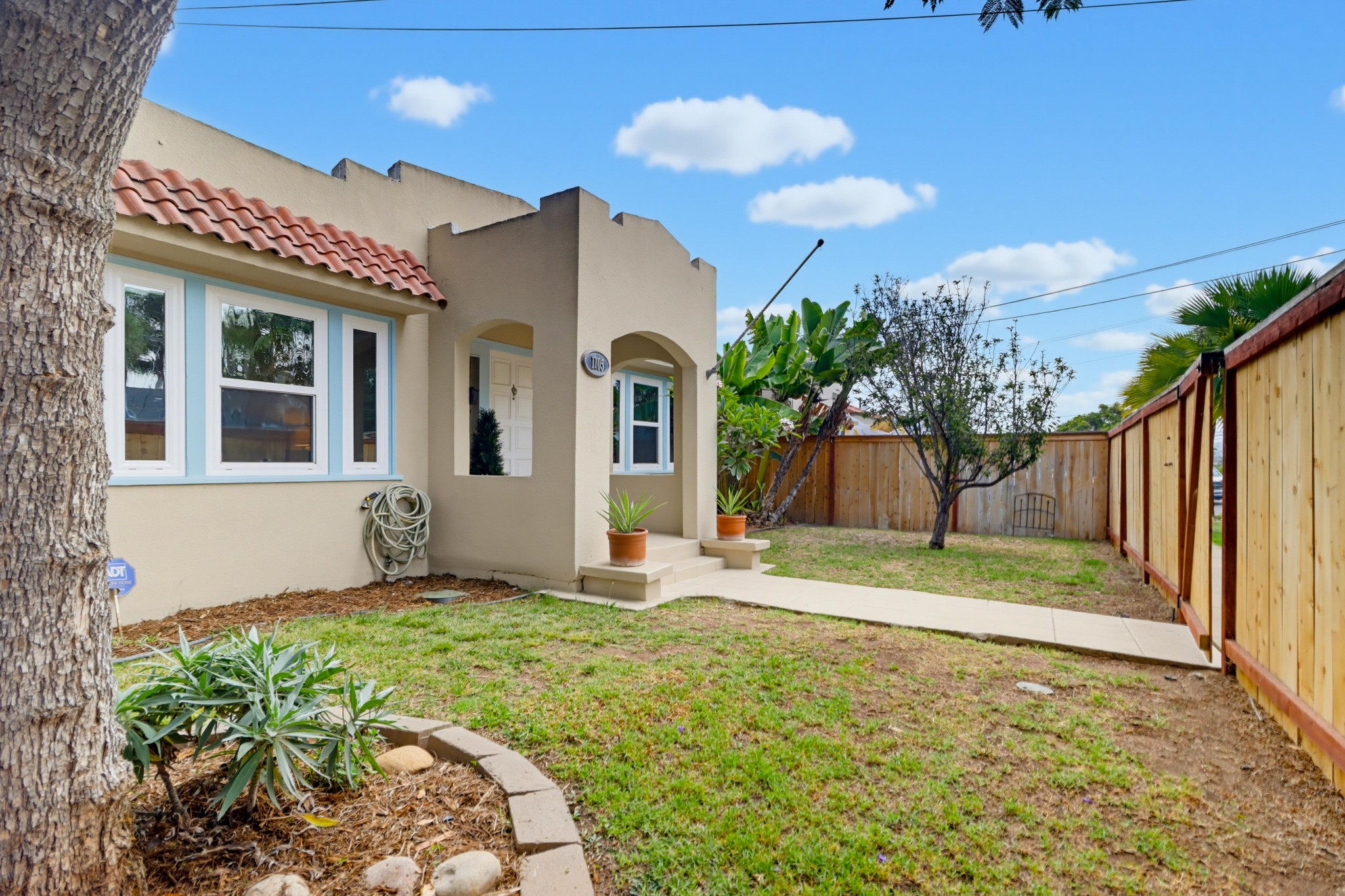 Virtual tour photo 11 of 64 for 1105 E 6th St