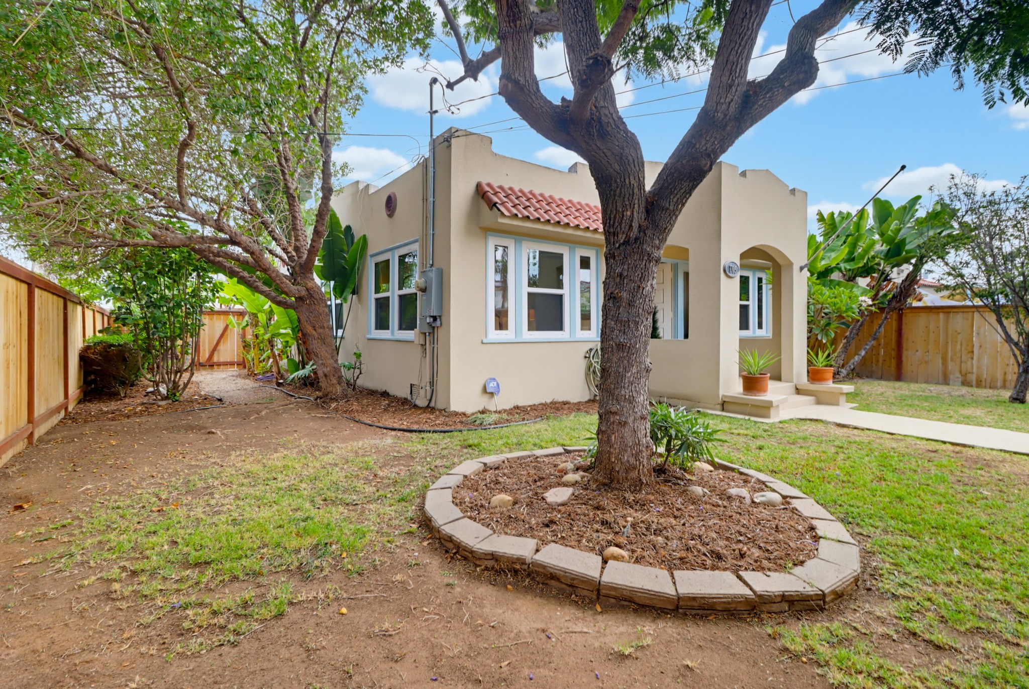 Virtual tour photo 13 of 64 for 1105 E 6th St