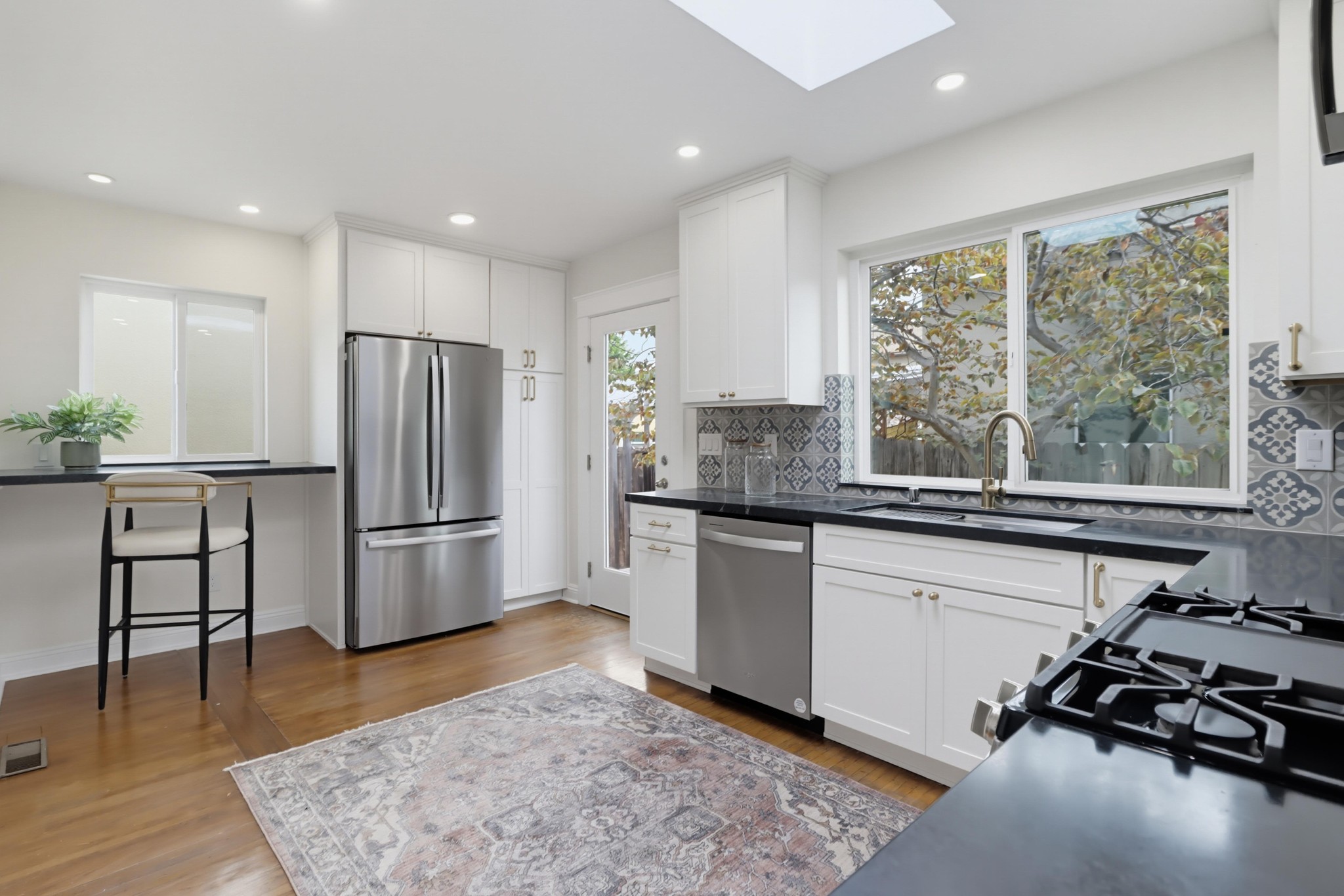 Virtual tour photo 26 of 64 for 1105 E 6th St