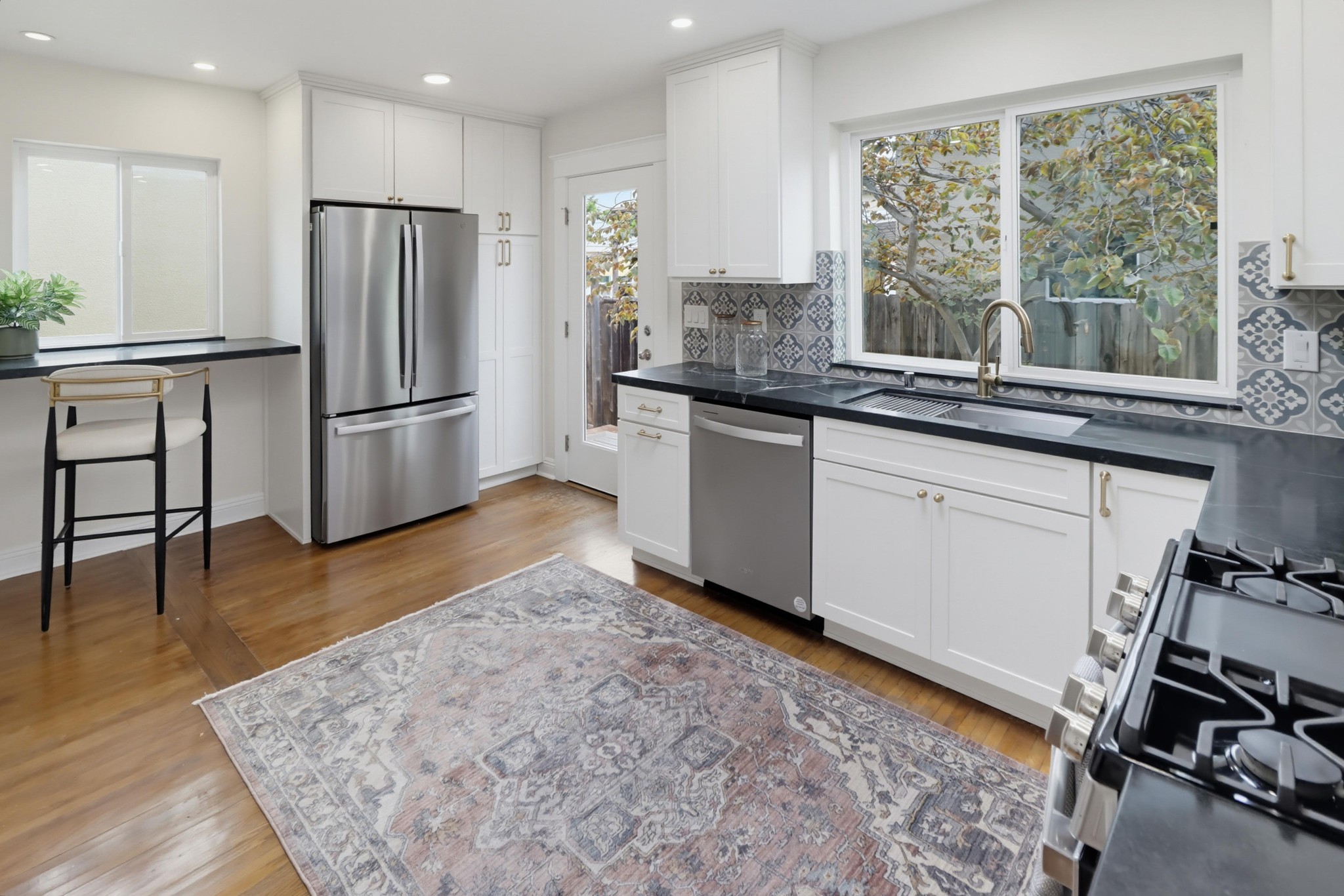 Virtual tour photo 27 of 64 for 1105 E 6th St
