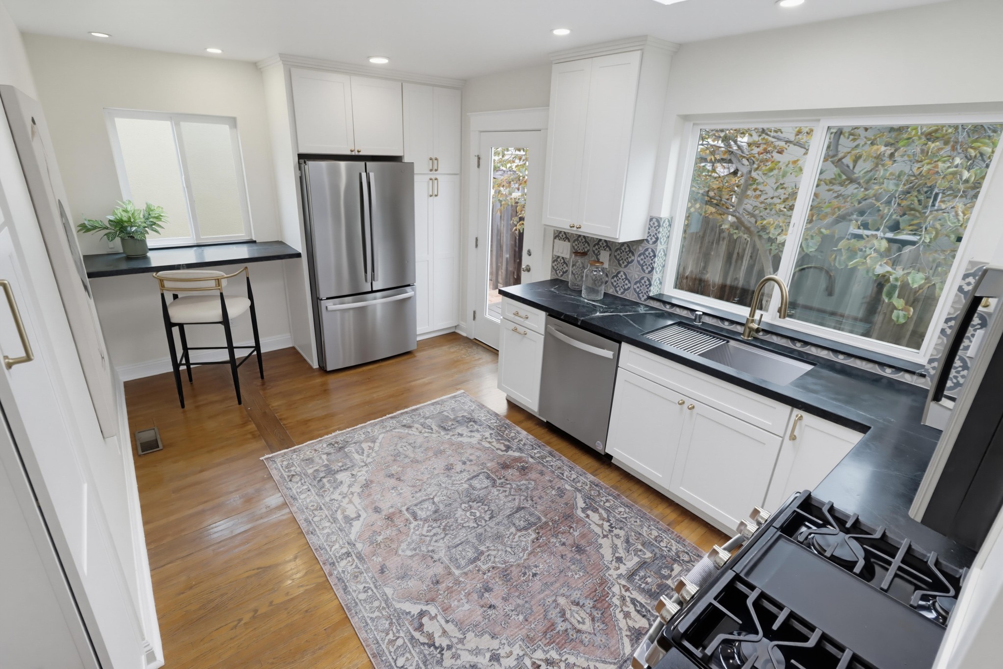 Virtual tour photo 30 of 64 for 1105 E 6th St