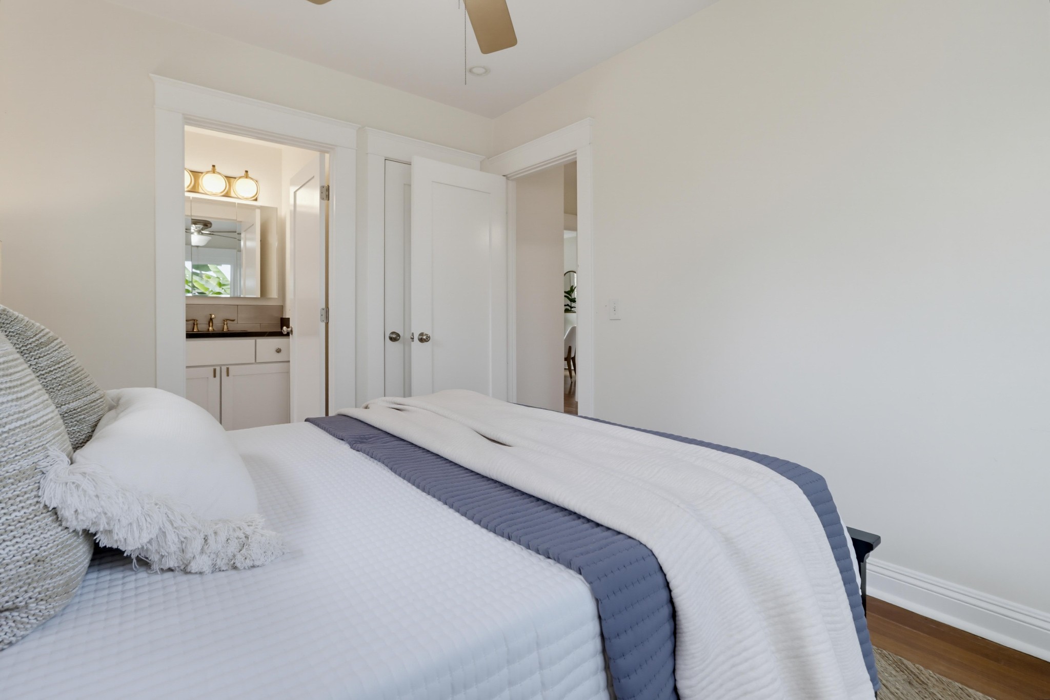 Virtual tour photo 40 of 64 for 1105 E 6th St