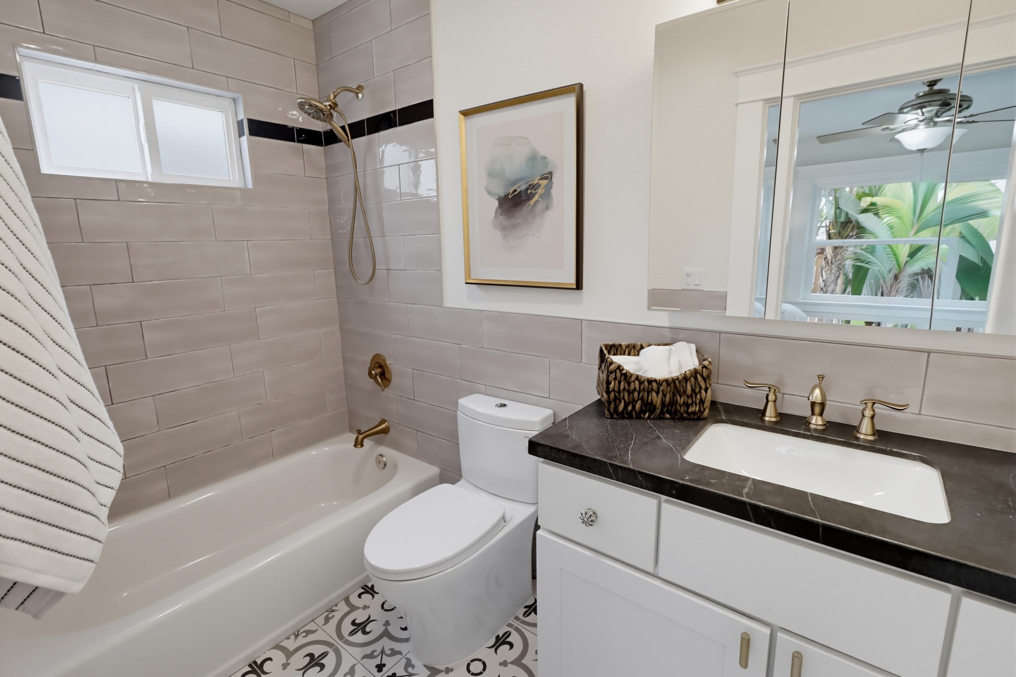 Virtual tour photo 42 of 64 for 1105 E 6th St