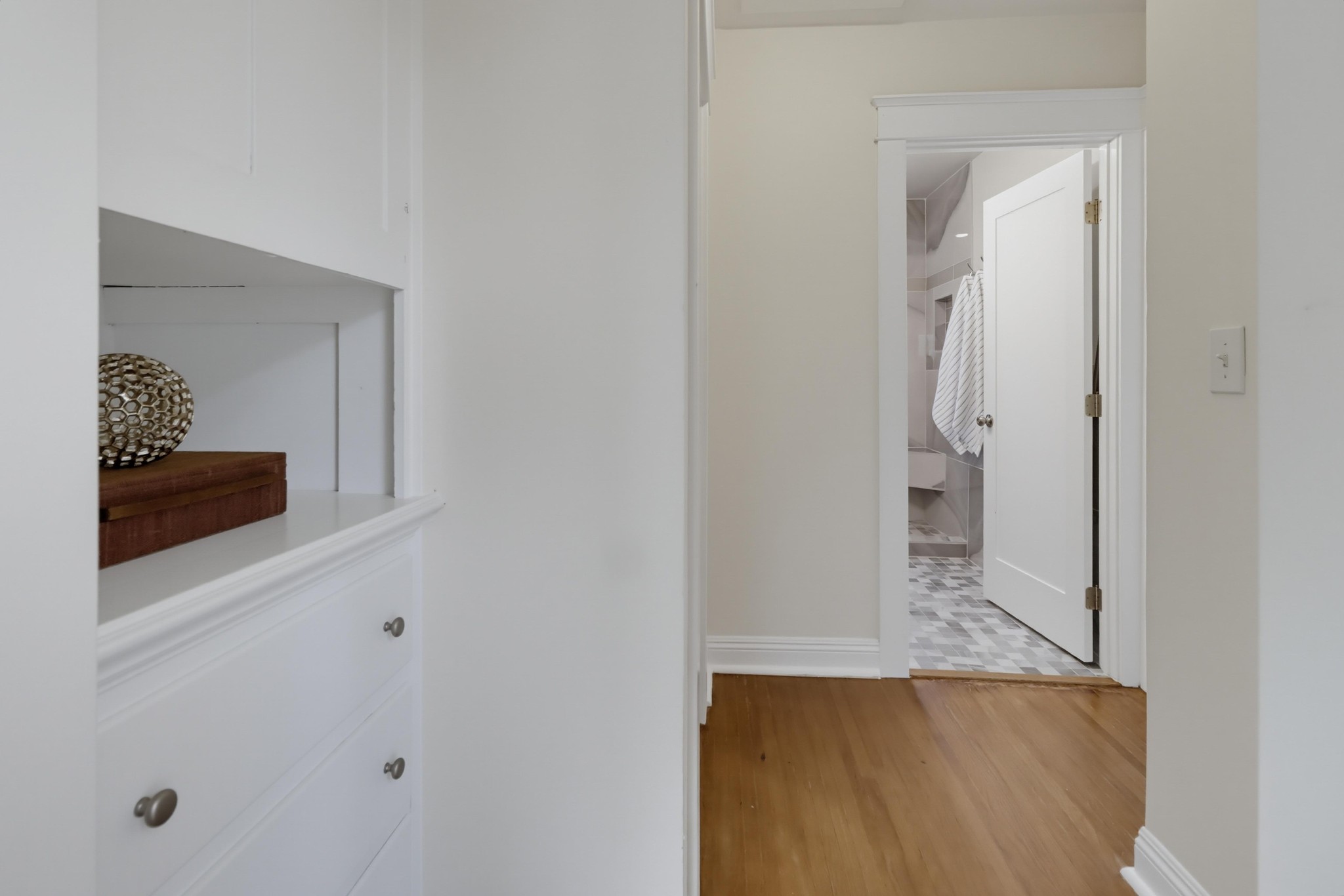 Virtual tour photo 43 of 64 for 1105 E 6th St