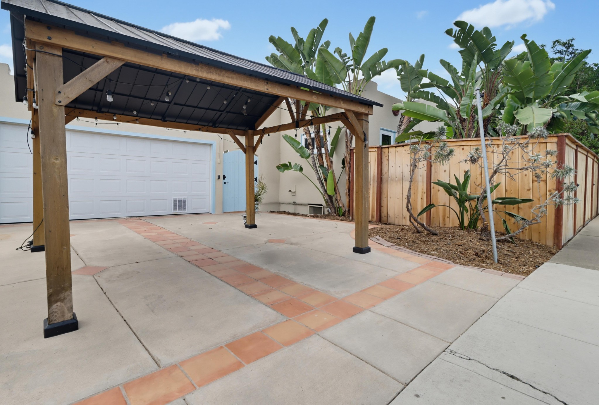 Virtual tour photo 60 of 64 for 1105 E 6th St