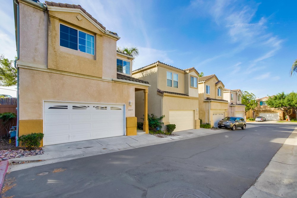 Virtual tour photo 4 of 44 for 11057 Ice Skate Pl
