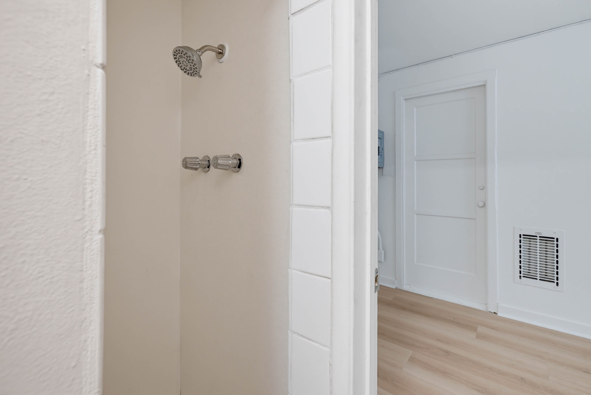 Virtual tour photo 29 of 37 for 1108 W Acacia Ave