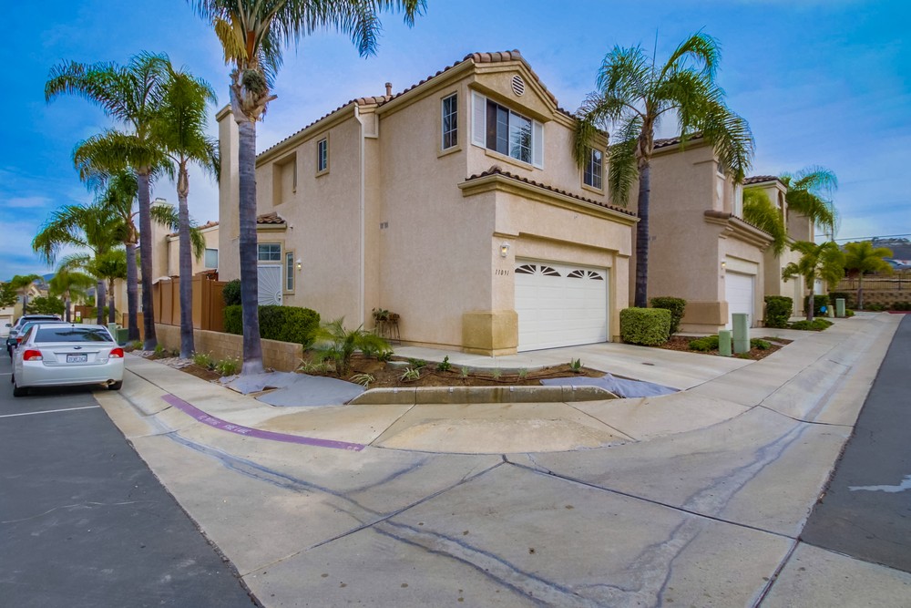 Virtual tour photo 3 of 45 for 11091 Ice Skate Pl