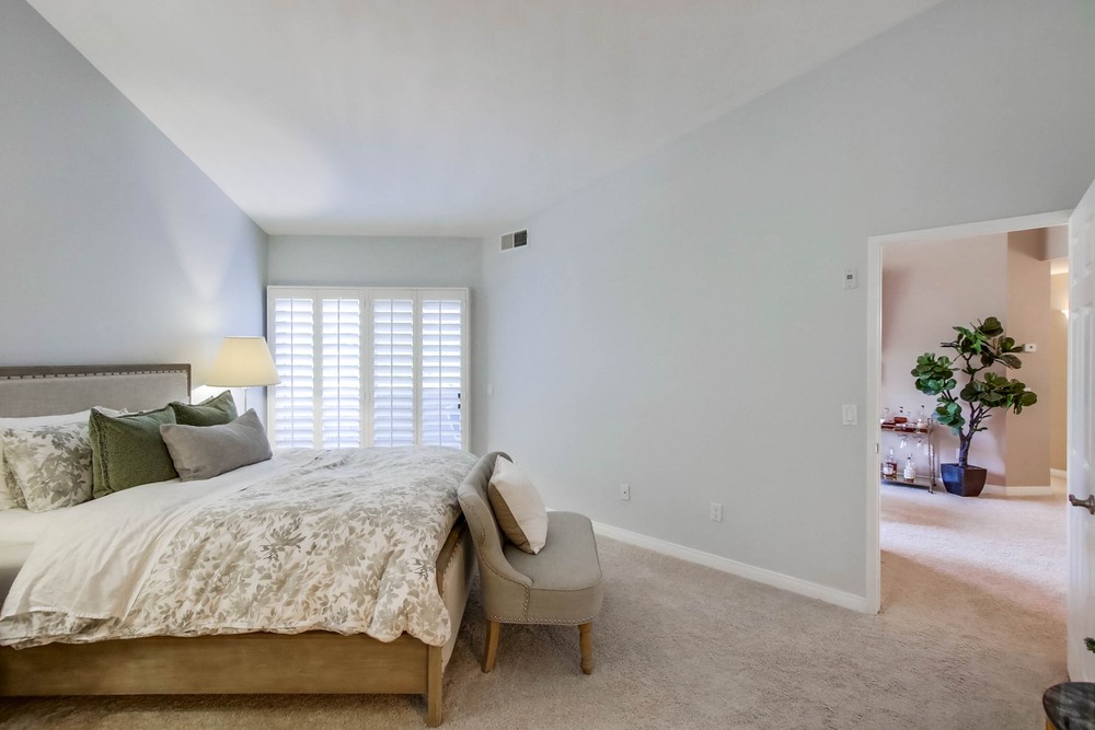 Virtual tour photo 16 of 37 for 11115 Affinity Ct UNIT 10