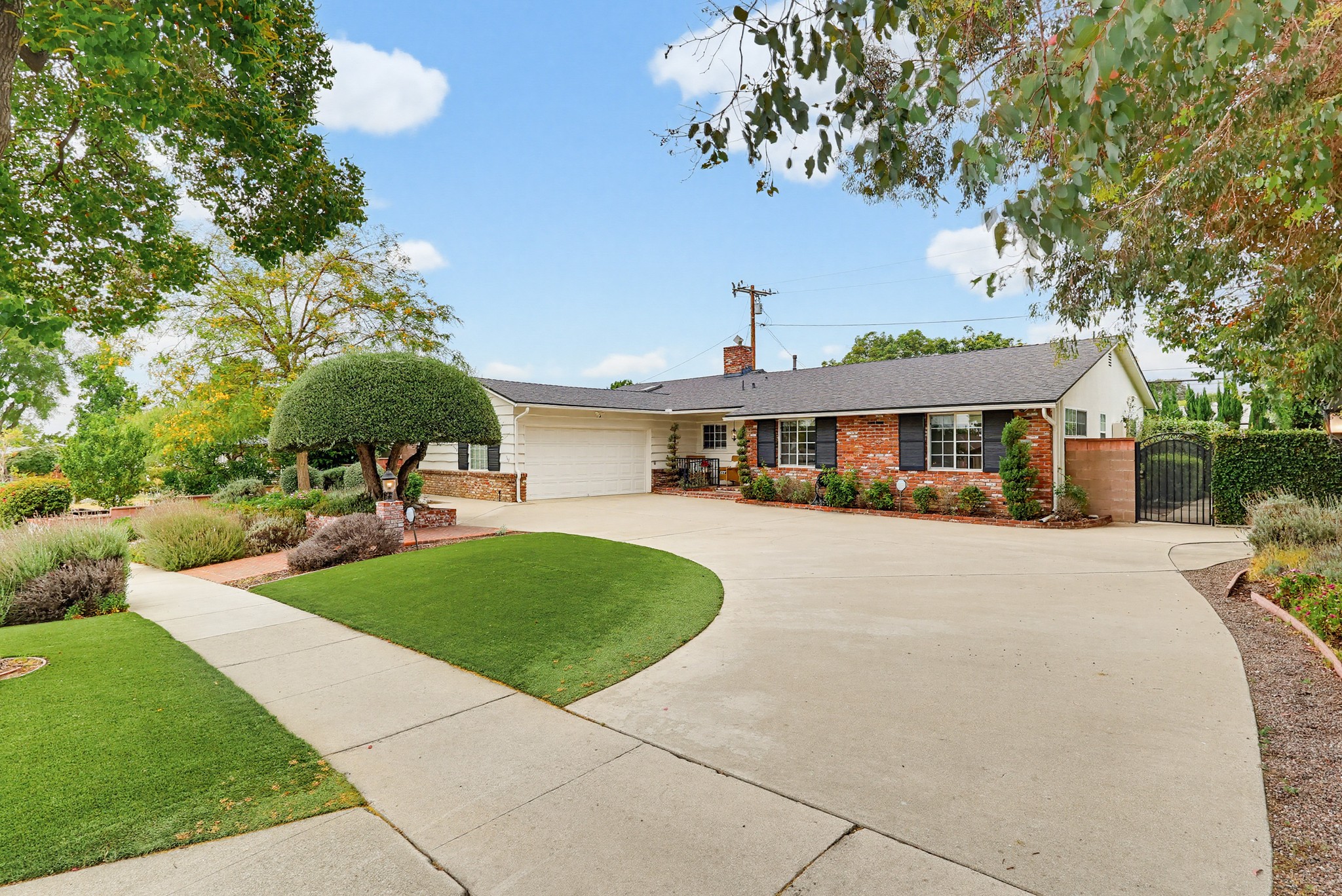 Virtual tour photo 3 of 110 for 1115 W Briarcroft Rd