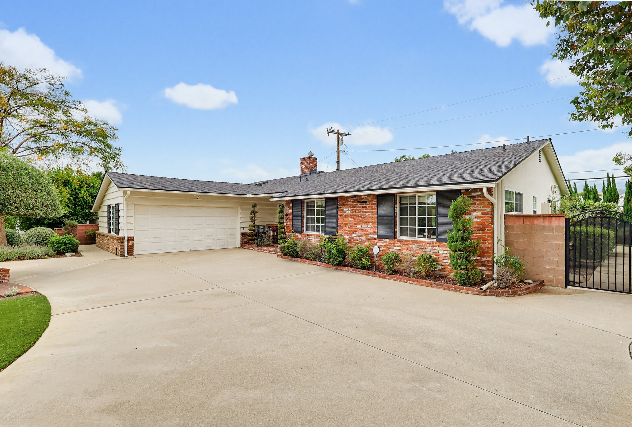 Virtual tour photo 5 of 110 for 1115 W Briarcroft Rd